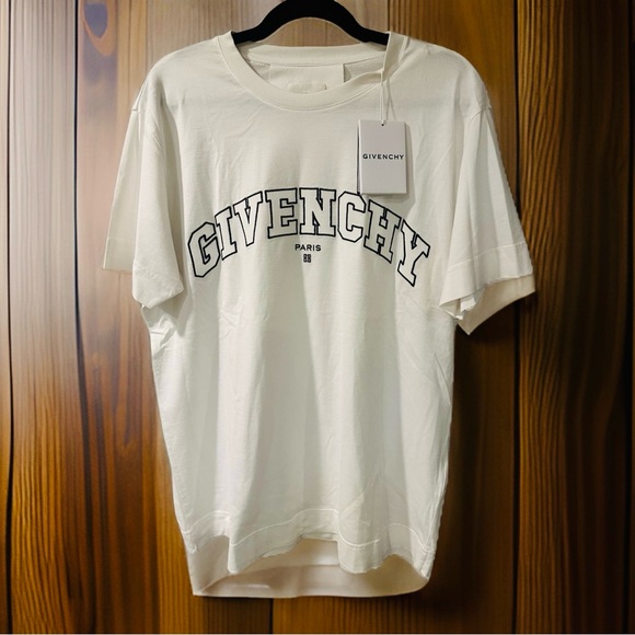 🌙🦋 Givenchy College Embroidered Logo T-Shirt 🌙🦋 - Picture 1 of 5